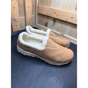 Skechers Womens Go Walk Toasty Slip-On Suede Shoes Size 10 Faux Fur Lining Tan